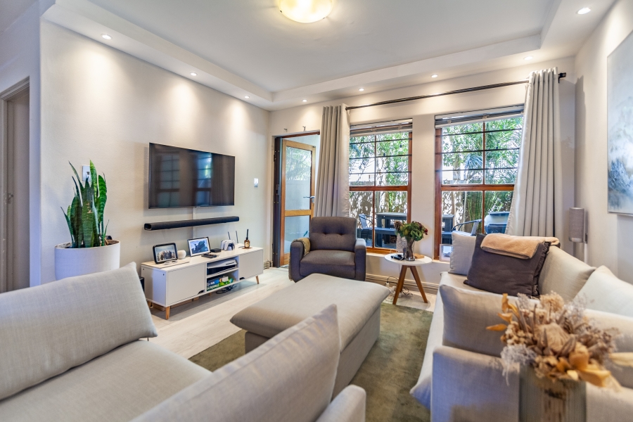 2 Bedroom Property for Sale in Sea Point Western Cape